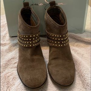 Jessica Simpson Clauds booties